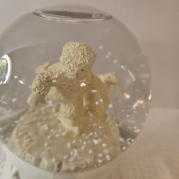 Department 56 Snowbabies Musical Snow Globe W/Penguin Ice Skating To The Waltz - Picture 7 of 9